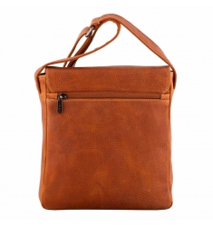 Bandolera de piel artesanal color cuero hecha a mano en Espa&ntilde;a